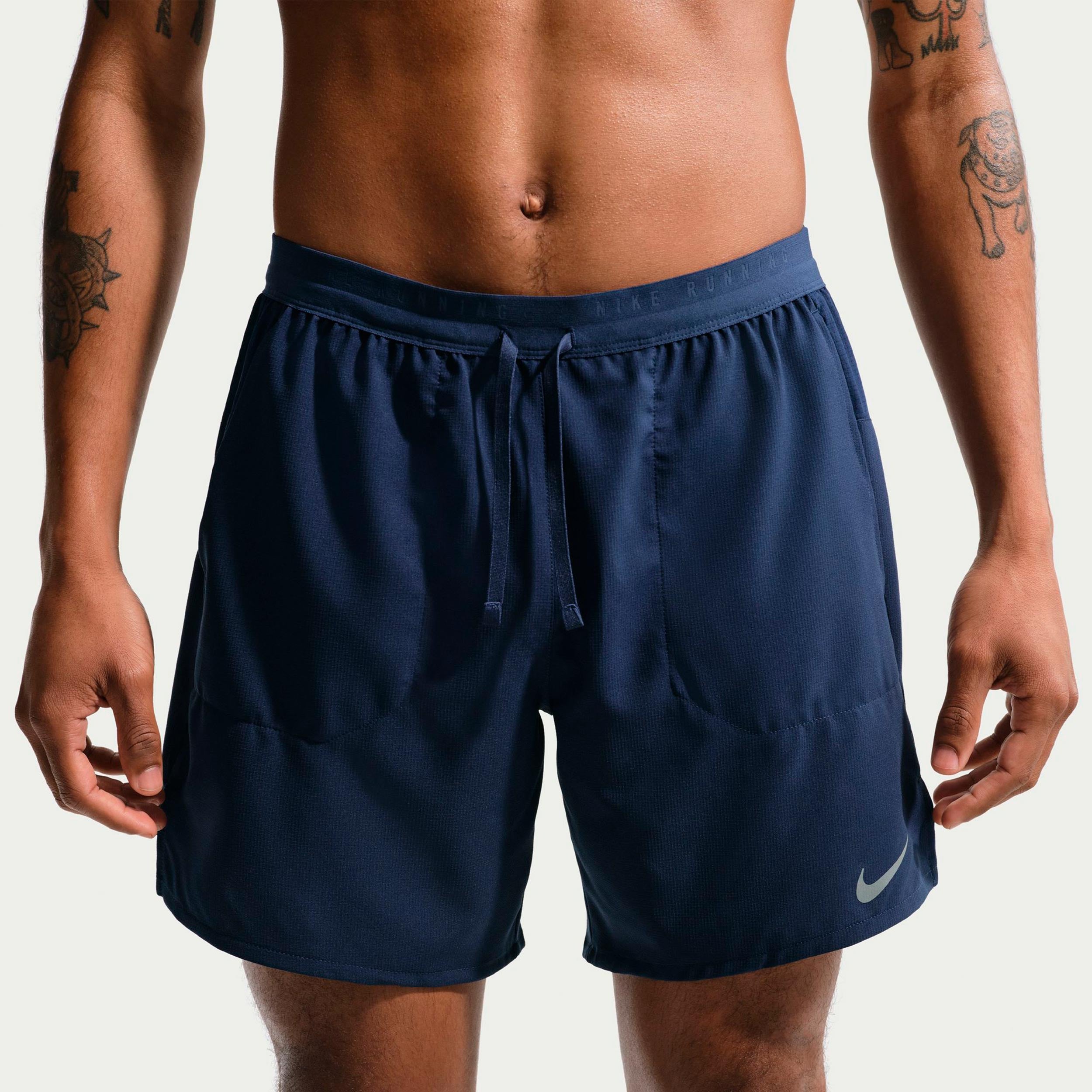 Nike STRIDE 2IN1 7IN  Löparshorts Herrar - mörkblå, silver